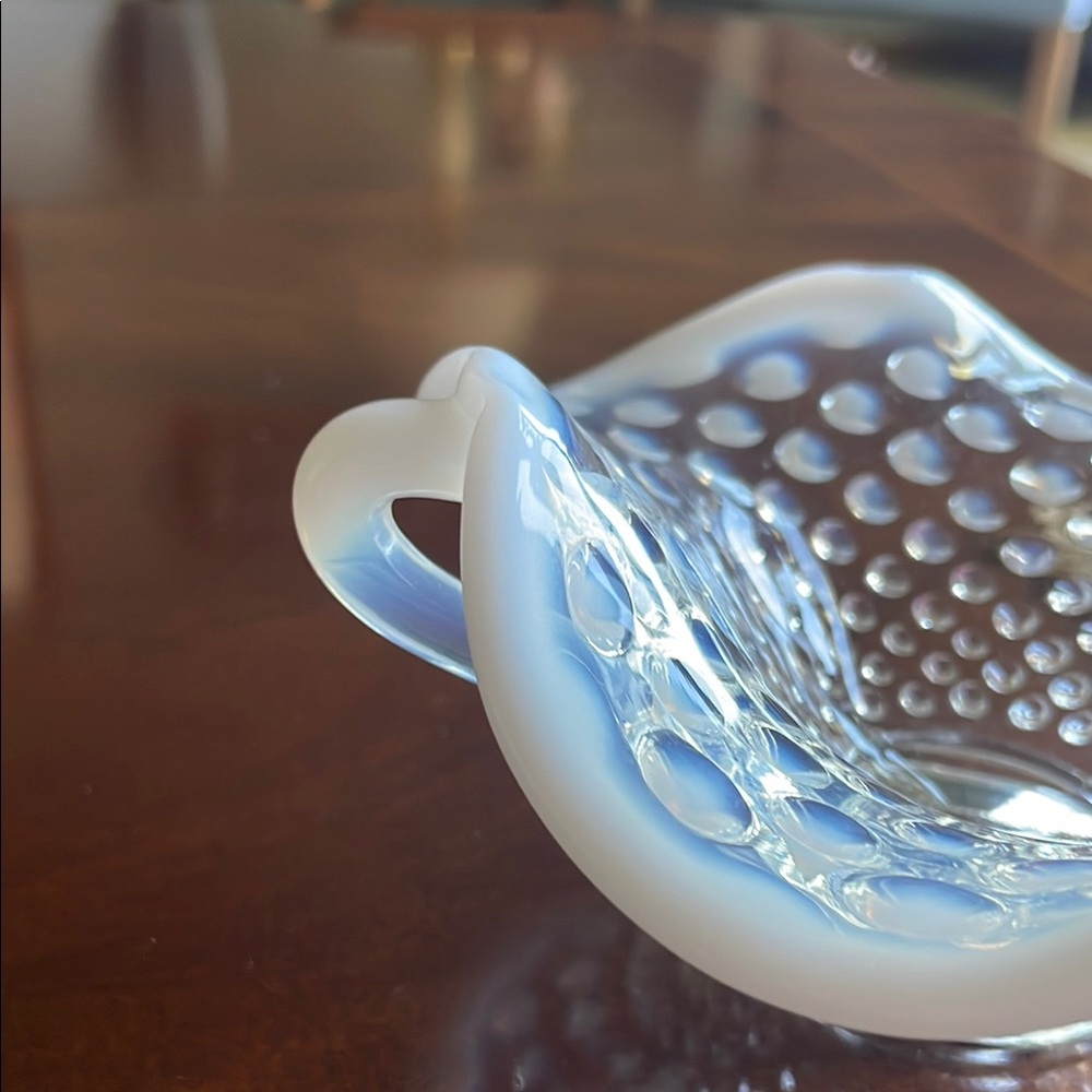 Fenton French Opalescent hobnail crimped bonbon with handles - Picture 3 of 6
